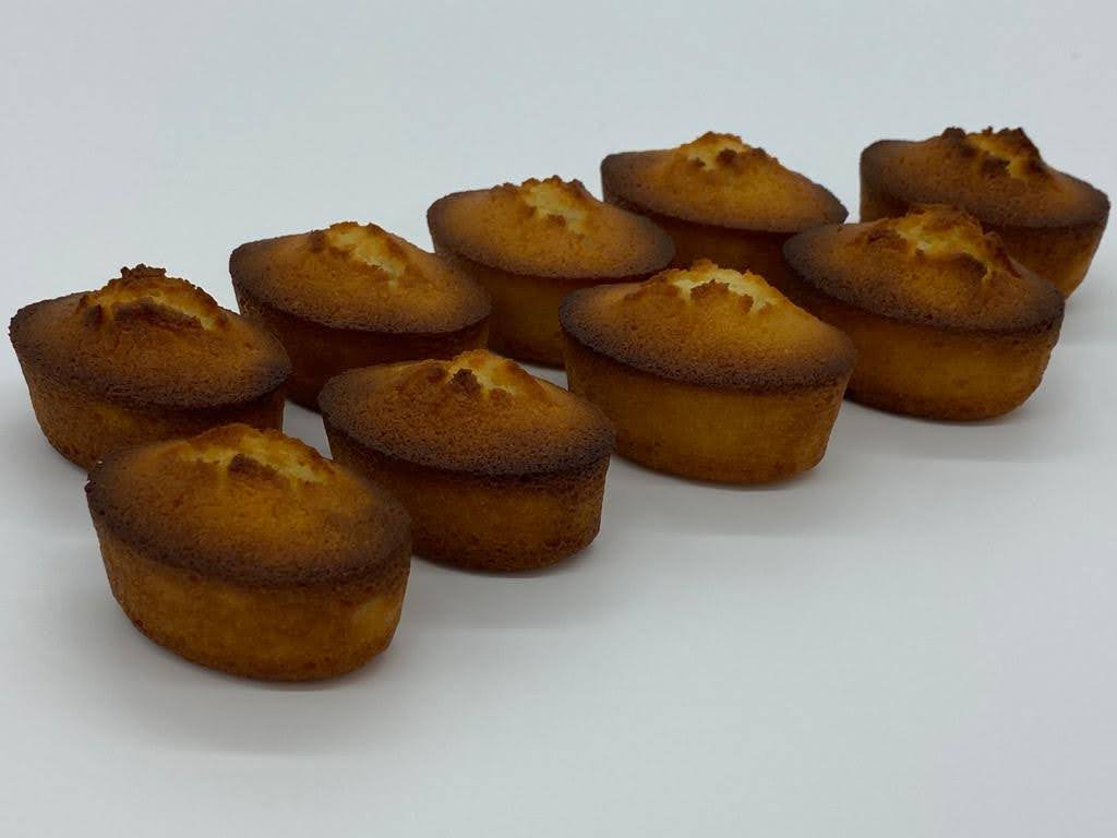 Financier cupcakes packed per 9 pieces (Saturdays)