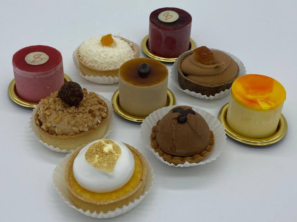 Petit fours doosje met 9 stuks(diepvries)