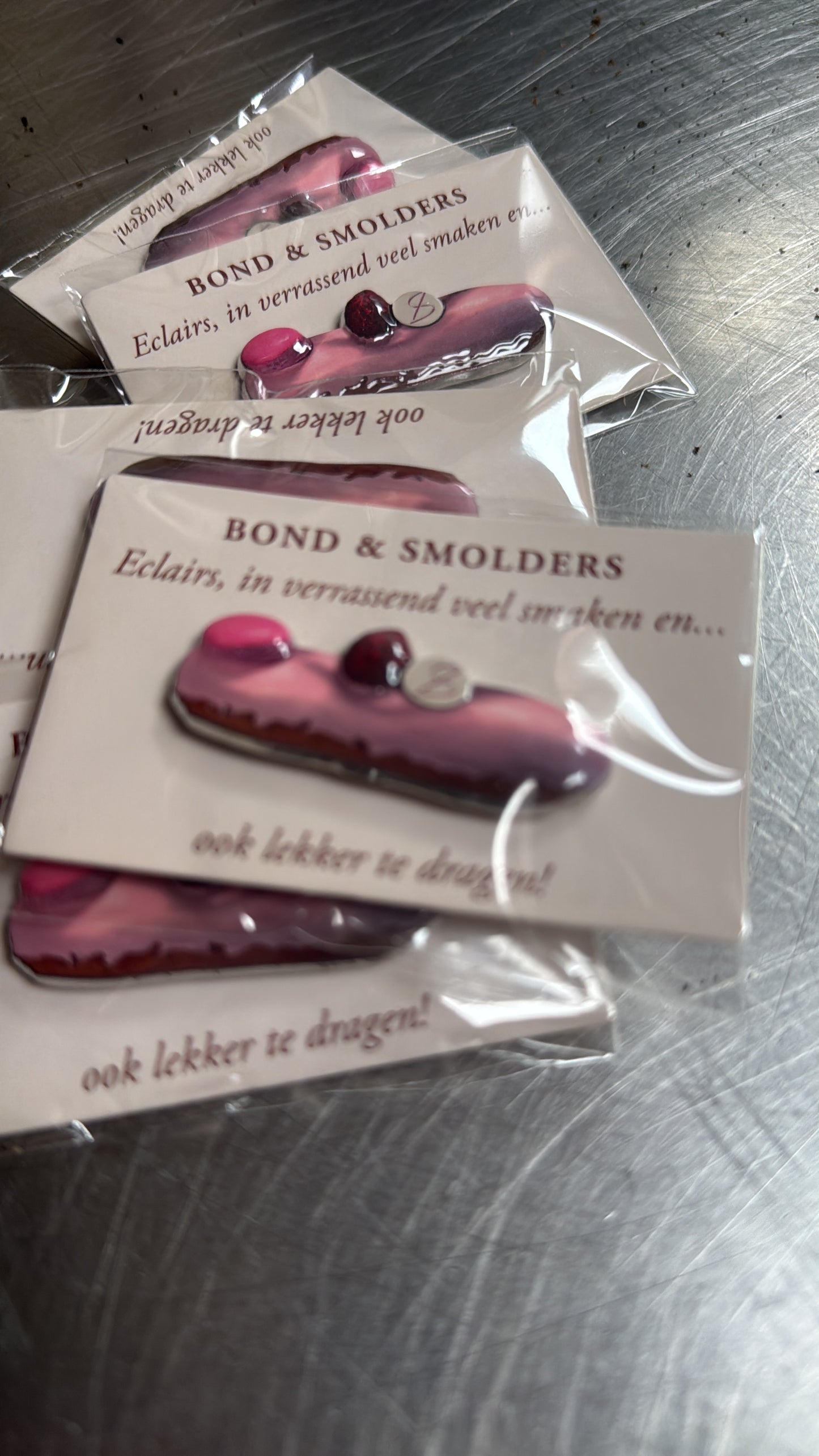 Eclair Pin